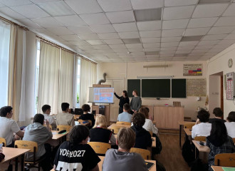 студентки ВятГУ специальности «Экономическая безопасность» провели урок финансовой грамотности в МБОУ СОШ №16 г. Кирова - фото - 1
